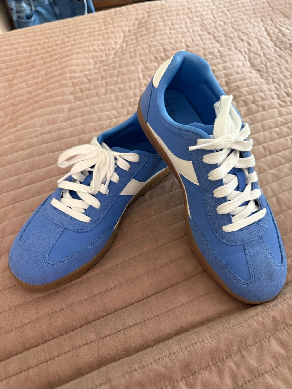 Women’s Blue Retro Sneakers